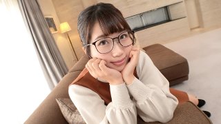 [【初撮り】【メガネ女子】【濃厚がっつきフェラ】真面目そうに見えてハメ潮を連発する敏感むっつりスケベっ娘を発掘。男根でいっぱい突かれ限界突破した激濡れオマ○コは、愛液を止めどもなく垂れ流していき.. ネットでAV応募→AV体験撮影 1782 MGS]